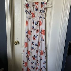 Womens strapless dress with butterflies 🦋 on it